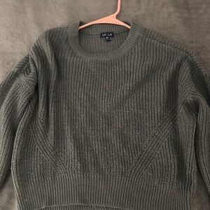 Cropped gray sweater